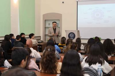 EKVİTA şirkətinin təsisçisi UNEC tələbələri ilə görüşüb