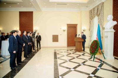 Ümummilli lider Heydər Əliyevin xatirəsi Türkmənistanda anılıb