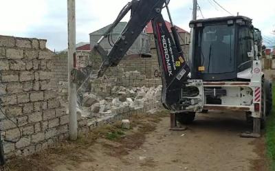 Bakıda qanunsuz tikililər sökülüb