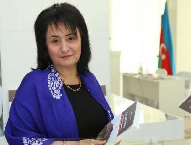 Nazarbayev azərbaycanlı jurnalistə imzalı kitab göndərib