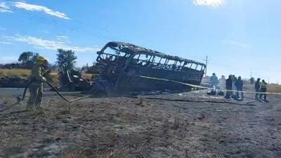 Meksikada tur avtobusu yük maşını ilə toqquşdu - 19 ölü, 22 yaralı