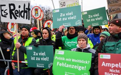 Berlin küçələrinə 150 mindən çox etirazçı çıxıb