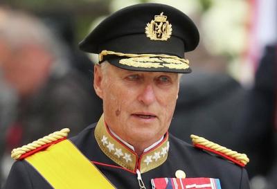 Norveç kralı xəstəxanaya yerləşdirildiyi Malayziyadan qayıdıb