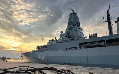 Alman freqatı müttəfiqlərin pilotsuz təyyarəsinə hücum edib