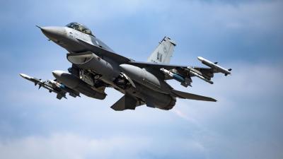 Sinqapurda "F-16" qırıcısı qəzaya uğrayıb