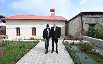 İlham Əliyev və Mehriban Əliyeva Mamayı məscidinin açılışında iştirak ediblər -  YENİLƏNİB