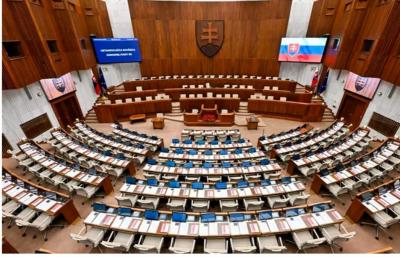 Slovakiya parlamenti təhlükəsizlik tədbirlərini gücləndirib