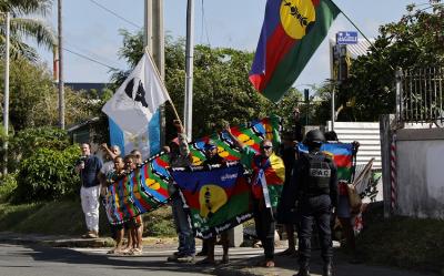 Yeni Kaledoniyada etirazçılarla polis arasında toqquşmalar yenidən başlayıb