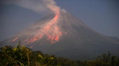 Merapi vulkanı püskürməyə davam edir