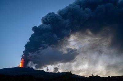 Etna vulkanı "qəzəbləndi"