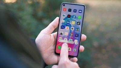 Belçikada məktəblərdə smartfondan istifadə qadağan edilib
