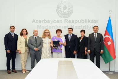 Tamara Sinyavskayaya Prezidentin fəxri diplomu təqdim edilib