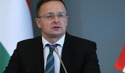 Peter Siyarto Ermənistana səfər edib