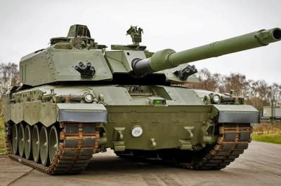 Böyük Britaniyada ən müasir NATO tankı təqdim olunub