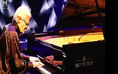 Fortepiano dillərində keçən 70 illik ömür