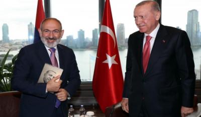 Ərdoğan Nyu-Yorkda görüşdə öz kitabını Paşinyana hədiyyə edib