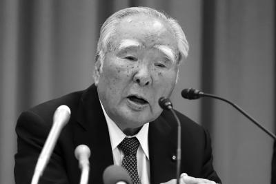 “Suzuki”yə 40 il rəhbərlik edən Osamu Suzuki vəfat edib