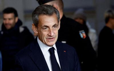 Sarkozi Qəddafidən seçki kampaniyasına pul almaqda ittiham edilir