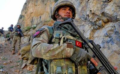 Türkiyə hərbçiləri Suriyanın şimalında doqquz terrorçunu öldürüb