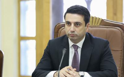 Simonyan Bakı və İrəvan arasında sülhə nail olmaqla bağlı səylərinə görə Qazaxıstana minnətdarlığını bildirib