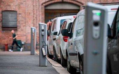 Norveç elektrikli avtomobillərə tam keçən ilk ölkə ola bilər
