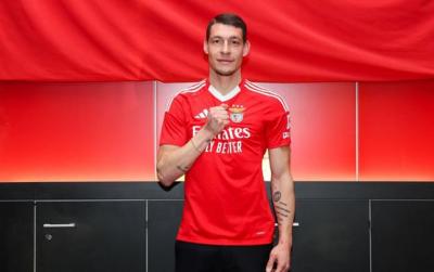 Belotti "Benfika"ya keçdi