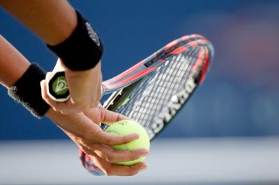Tennis matçı atışmaya görə dayandırıldı