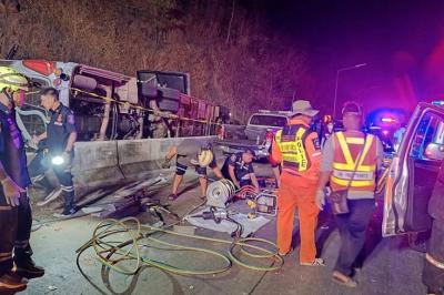 Tailandda avtobus qəzası - 18 ölü