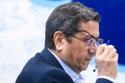 İranın iqtisadiyyat naziri vəzifəsindən UZAQLAŞDIRILDI