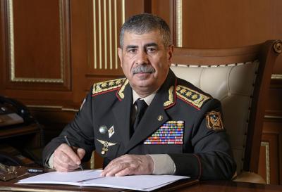 Müdafiə naziri Azərbaycan Ordusunun şəxsi heyətini təbrik edib