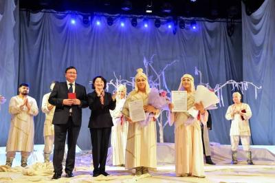 Qırğızıstan Milli Akademik Dram Teatrı Bakıda “Dədə Qorqud”u təqdim edib
