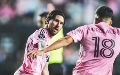 Messi dubl etdi, komandası yarımfinala yüksəldi