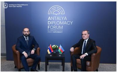 Azərbaycan və Ermənistan XİN başçıları Antalyada normallaşma prosesini müzakirə ediblər