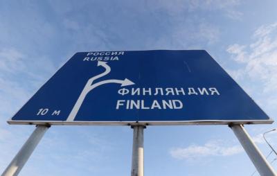 Finlandiya hökuməti Rusiya ilə sərhədi bağlı saxladı
