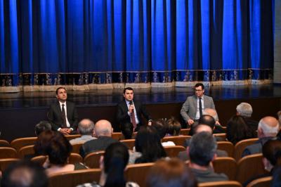 Mədəniyyət naziri Akademik Milli Dram Teatrının kollektivi ilə görüşüb