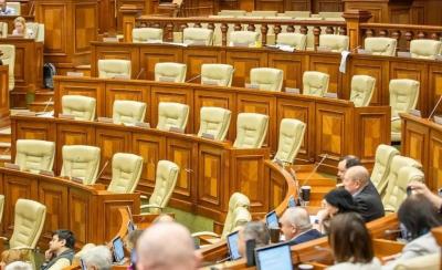 Deputatlar Sandunun çıxışından əvvəl Moldova parlamentini  tərk ediblər