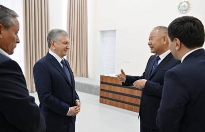 Əndicanda yeni layihələrə başlanılıb, Mirziyoyev xarici investorlarla görüşdü 