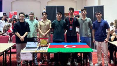 UNEC tələbəsinin komandası Beynəlxalq Robot Olimpiadasında birinci yerə layiq görülüb