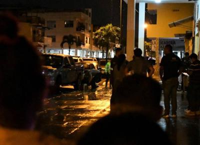 Ekvadorda əcnəbi polisin gözü qarşısında yandırıldı