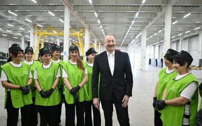 Prezident İlham Əliyev Qusarda bağçılıq və soyuducu anbar kompleksinin fəaliyyəti ilə tanış olub