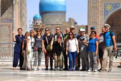 Özbəkistanda ilk: bir ayda ölkəyə 1 milyondan çox xarici turist gəlib