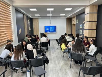  “Düşüncə xətalarının emosional həyatımıza təsiri” mövzusunda təlim keçirib