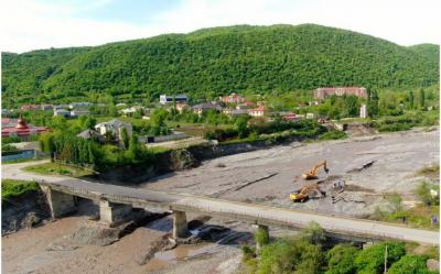 Qaraçay çayı üzərində yeni körpünün inşasına başlanılıb