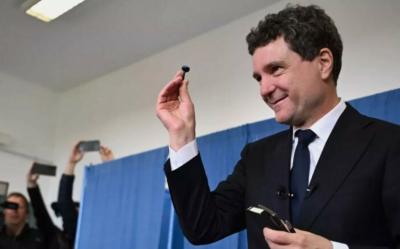Rumıniyanın Konstitusiya Məhkəməsi Nikuşor Danı prezident seçkilərinin qalibi elan edib