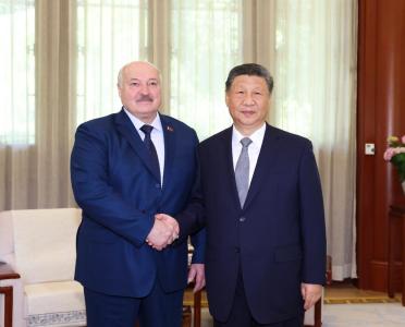 Si Cinpin Belarus prezidenti ilə görüşüb