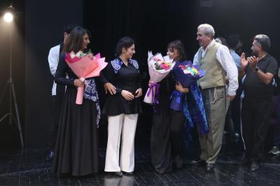 Gənc Tamaşaçılar Teatrında “Solğun çiçəklər” tamaşasının premyerası olub