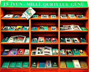 Gənclər Kitabxanasında Milli Qurtuluş Günü ilə əlaqədar kitab sərgiləri hazırlanıb