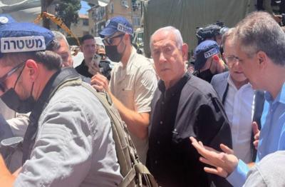 Netanyahu İranın raket zərbələri endirdiyi Bat Yam bölgəsinə baş çəkib