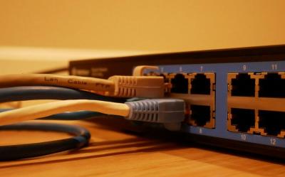 İran hakimiyyəti ölkədə internetin olmamasının səbəblərini açıqlayıb