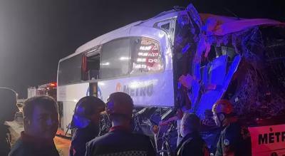 Türkiyədə avtobus tıra çırpıldı -  13 nəfərə yaralandı